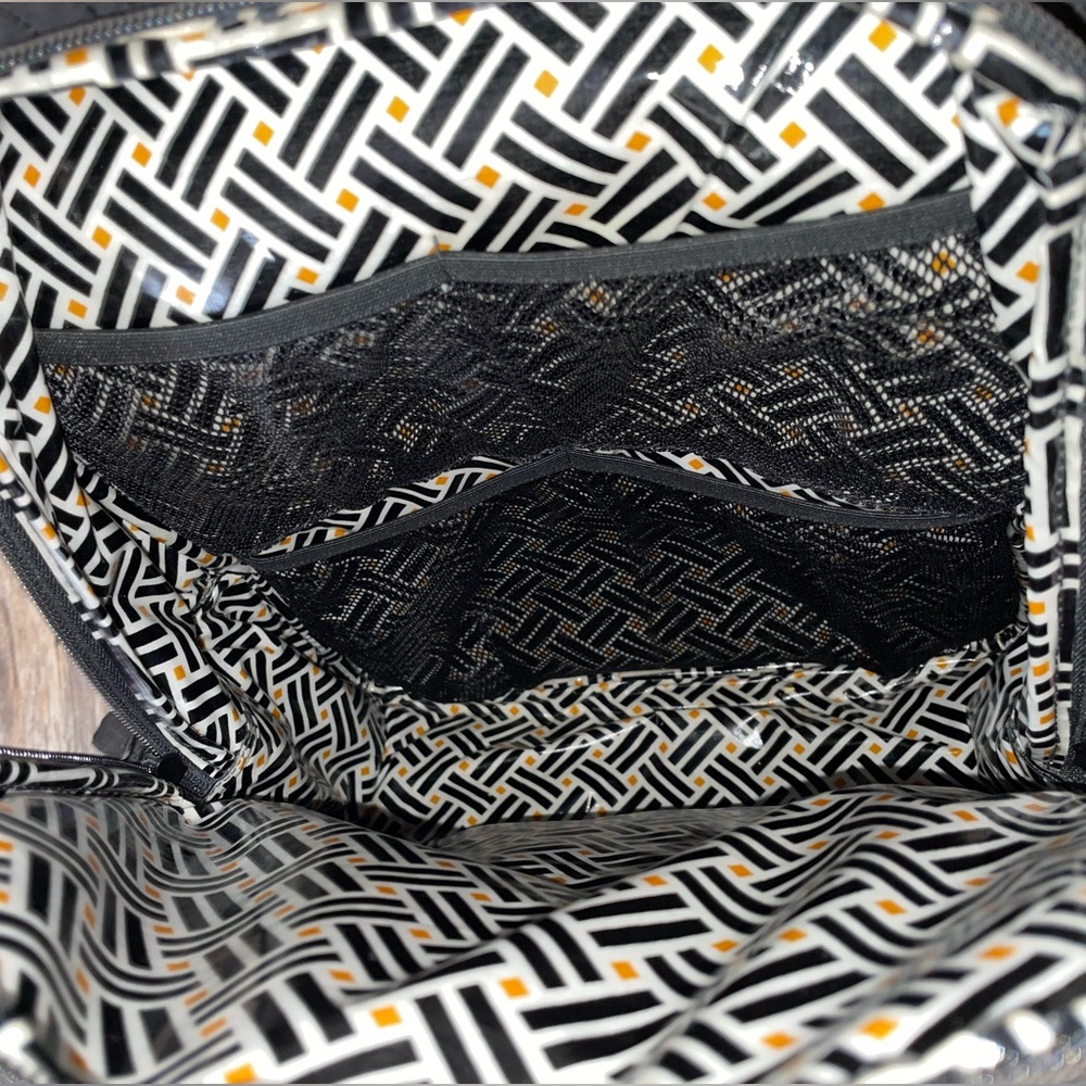 Vera Bradley Stroll Around Baby Backpack Diaper Bag Black Quilted + Changing Pad - Picture 8 of 10